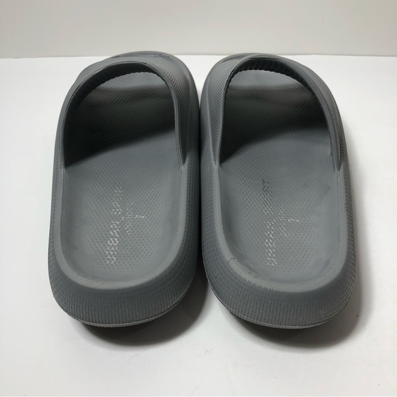Urban Sport by J. Slides gray slide sandals. Size 7. In like new condition! - Picture 5 of 8